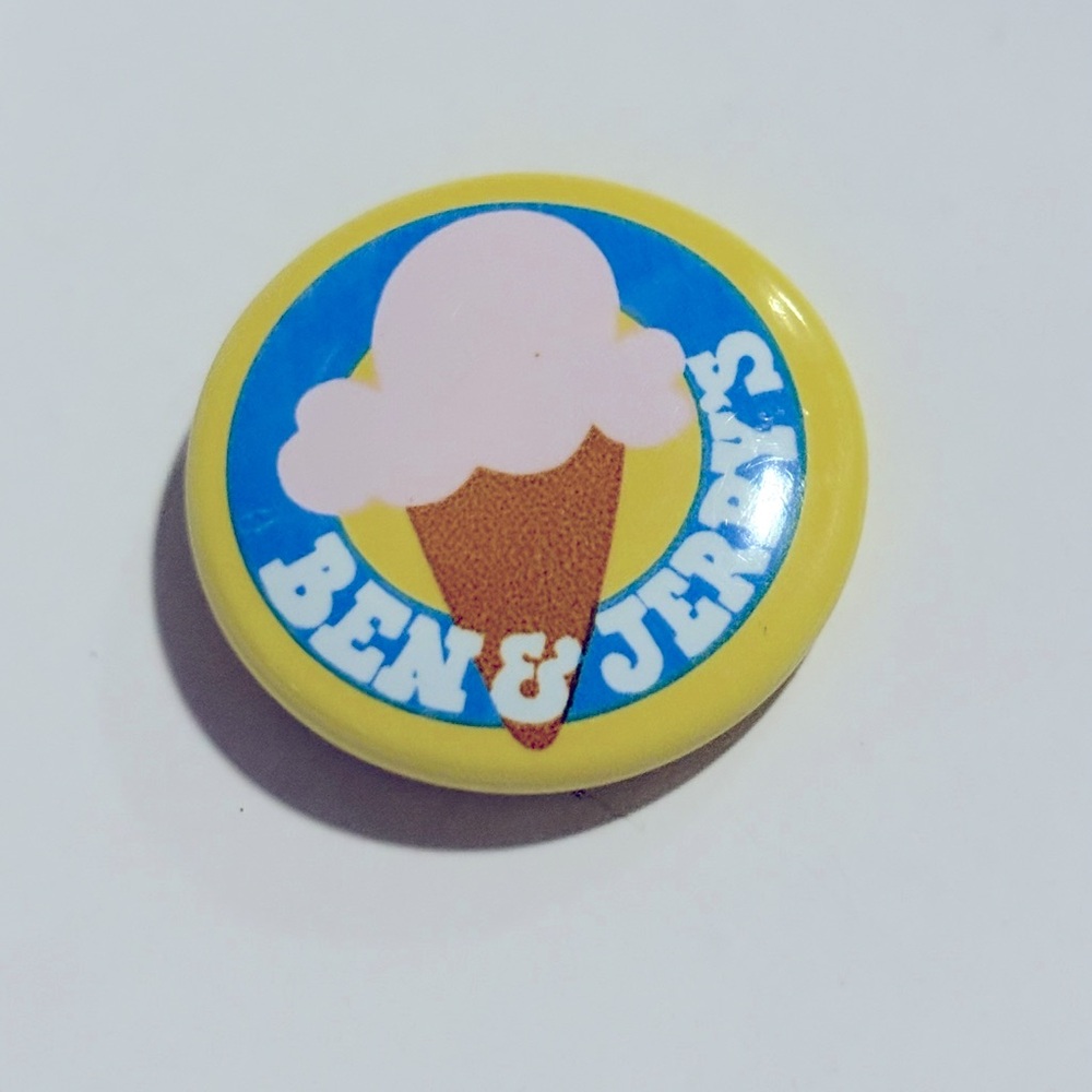 VINTAGE RETRO 1990’s BEN & JERRYS ICE CREAM COLLECTIBLE PIN, MINT CONDITION !!